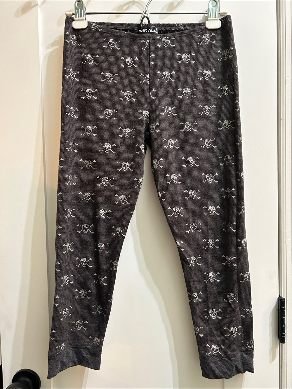 Thermal Capri Leggings with Skull Print